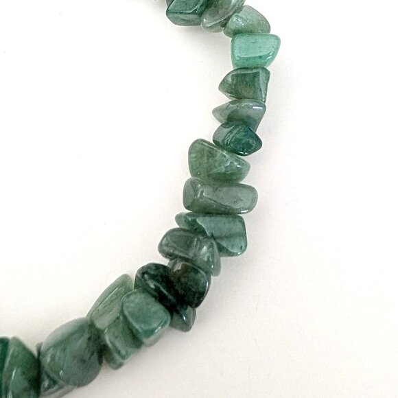 Shades of green stone chip bead bracelet - Picture 11 of 12